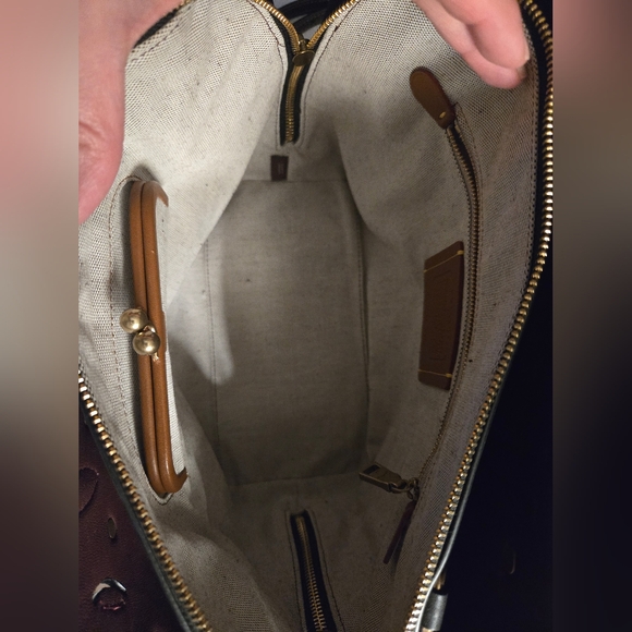 CoachTea Rose Dakota bag top handle with strap black / burgundy- Collector's - Picture 8 of 16